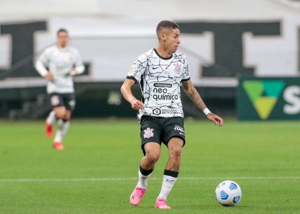 Gabriel Pereira recebeu muitos elogios de Sylvinho