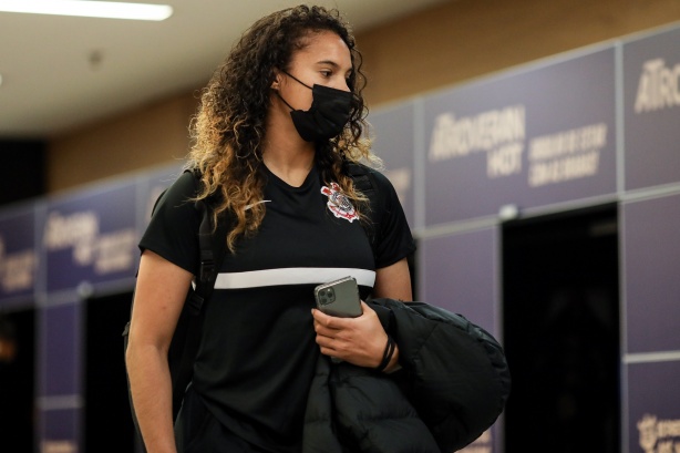 Natascha segue no Corinthians em 2022