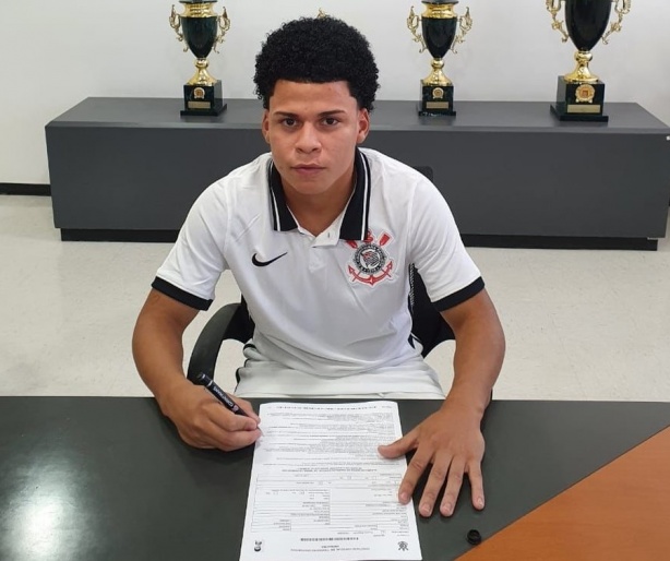 Emerson Luis chega ao Corinthians para integrar a equipe comandada por Diego Siston, técnico que já trabalhou em seu período no Vasco