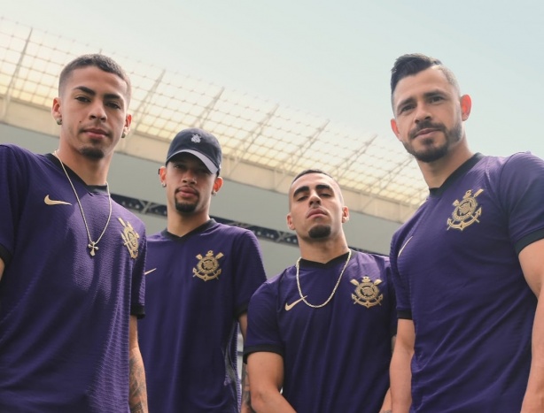 Corinthians havia dito que usaria terceiro uniforme na partida contra o Bahia, nesta terça-feira