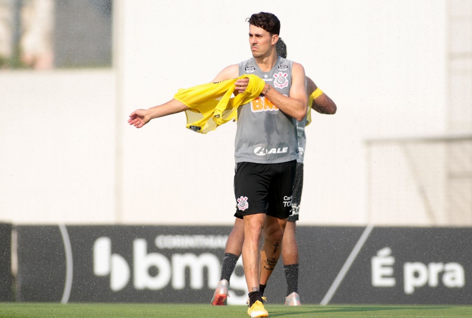 Danilo Avelar não joga mais pelo Corinthians