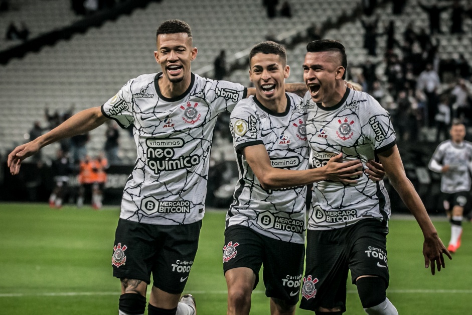 Gabriel Pereira e Cantillo foram escolhidos como os melhores jogadores do Corinthians nesta tera-feira
