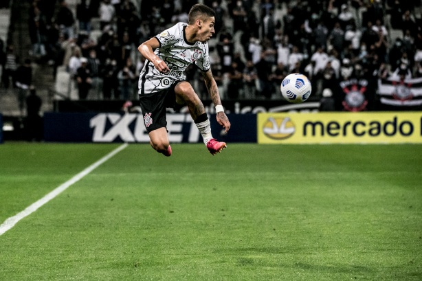 Gabriel Pereira foi elogiado por Giuliano