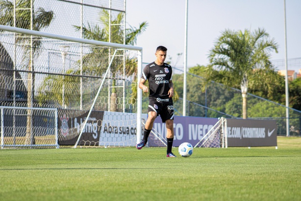 Mantuan foi elogiado por Sylvinho na última terça-feira, após vitória do Corinthians contra o Bahia