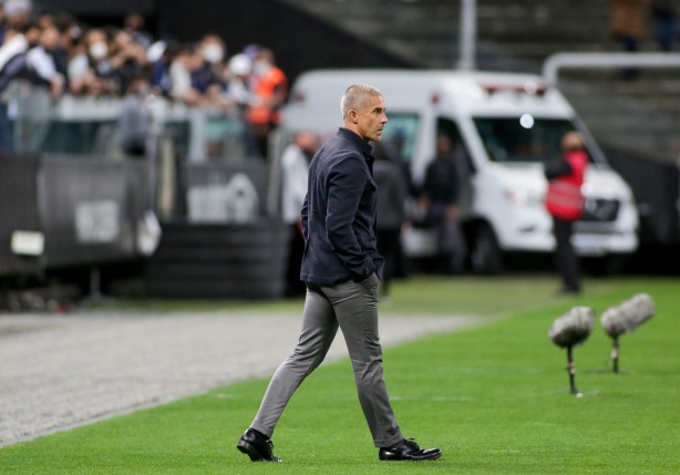 Sylvinho recordou seus outros encontros com a torcida do Corinthians