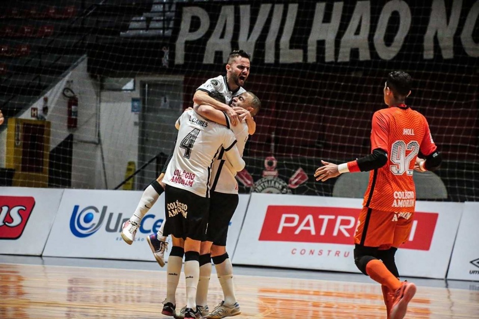 Corinthians enfrenta o Foz Cataratas no mata-mata da Liga Nacional de Futsal