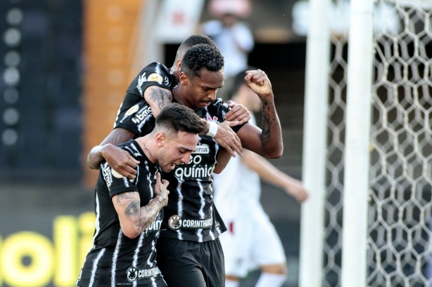 Corinthians e Fluminense empataram em 1 a 1 no primeiro turno; J� marcou o gol do Tim�o