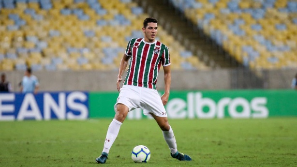 Nino deve ser titular contra o Corinthians