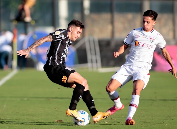 No primeiro turno, o Corinthians empatou em 1 a 1 com o Fluminense, em São Januário