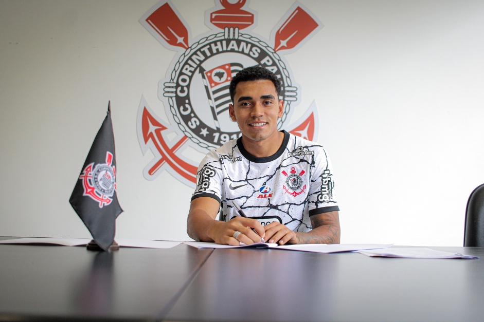 Du assinou por mais trs anos com o Corinthians