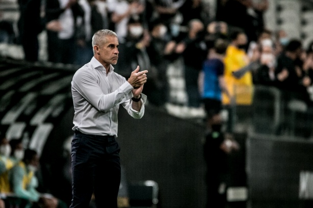 Sylvinho fez a sua avalia��o da partida do Corinthians contra o Fluminense