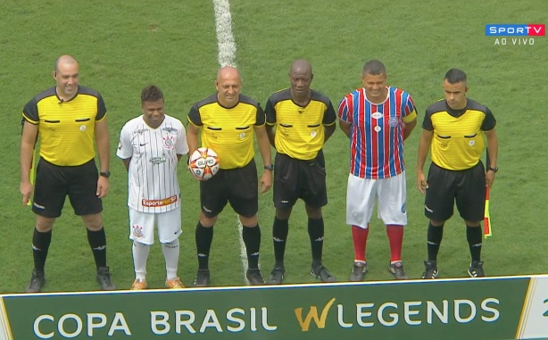 Ed�lson foi o capit�o do Corinthians na partida contra o Bahia