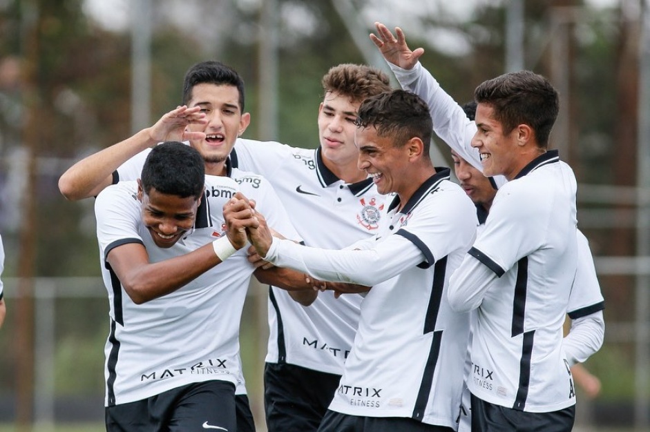 Corinthians estreou com goleada na Paulista Cup
