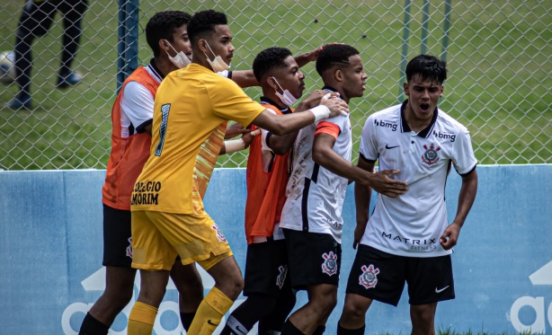 Corinthians estreou na BH Cup com um empate por 2 a 2