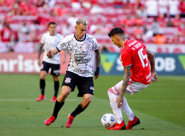 Corinthians e Internacional ficaram no 2 a 2 na tarde deste domingo