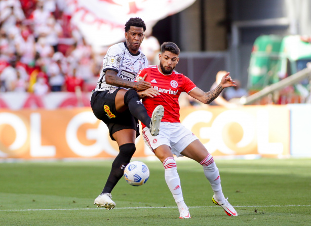 Corinthians venceu o Internacional fora de casa