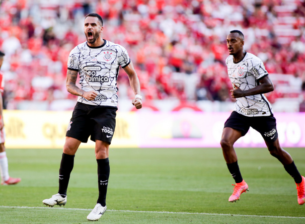 Renato Augusto marcou o gol de empate do Corinthians e apareceu no p�dio de melhores da partida, mas n�o foi o atleta mais bem votado