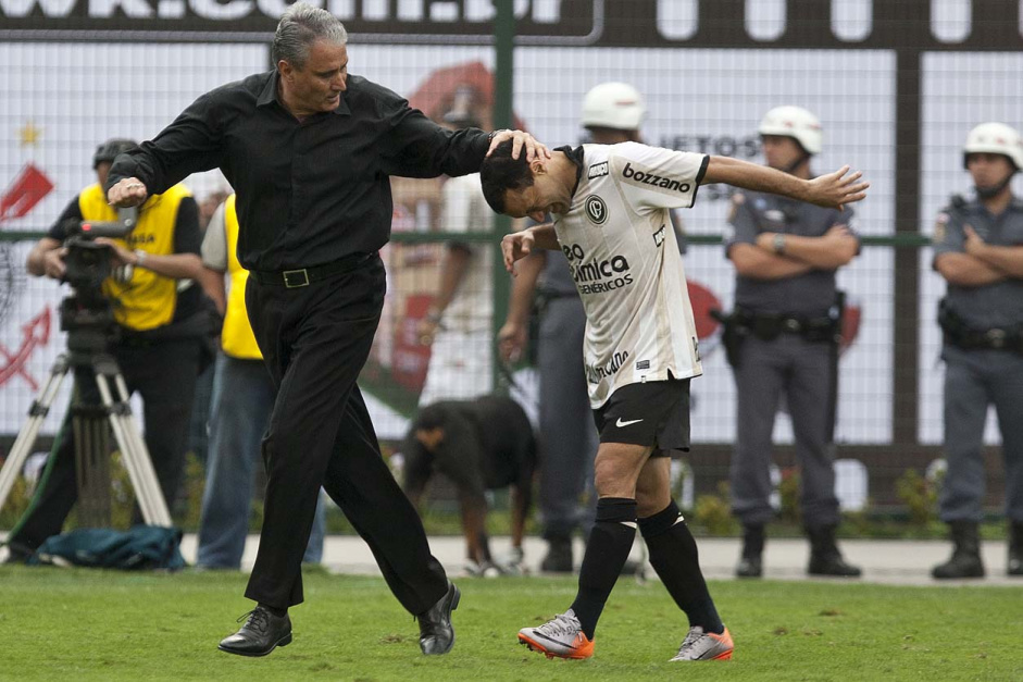 Tite teve trs passagens pelo Corinthians e  o segundo tcnico com mais jogos na histria do clube