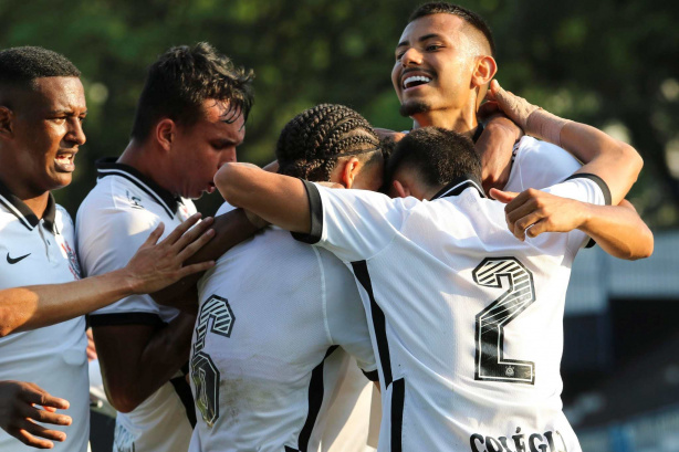 Corinthians abriu boa vantagem na liderança do Paulistão Sub-20