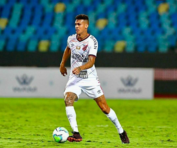 Richard se despediu do Athletico-PR e deve voltar ao Corinthians