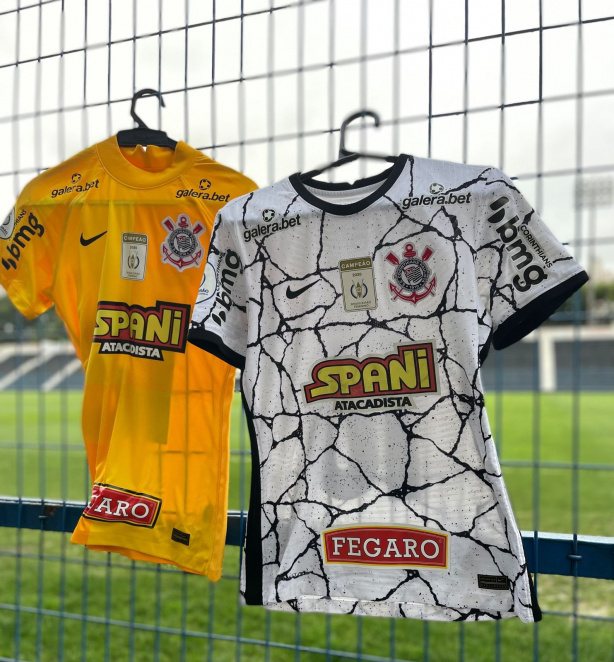 Corinthians anuncia patrocínio master do Grupo São Cristóvão Saúde no  futsal masculino; futebol feminino estampará marca nos shorts