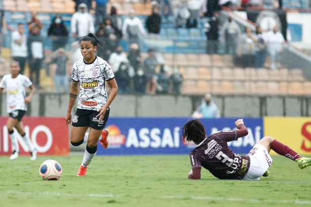 Miriã entrou no segundo tempo e pôde fazer seu primeiro jogo pelo Corinthians com a presença da torcida