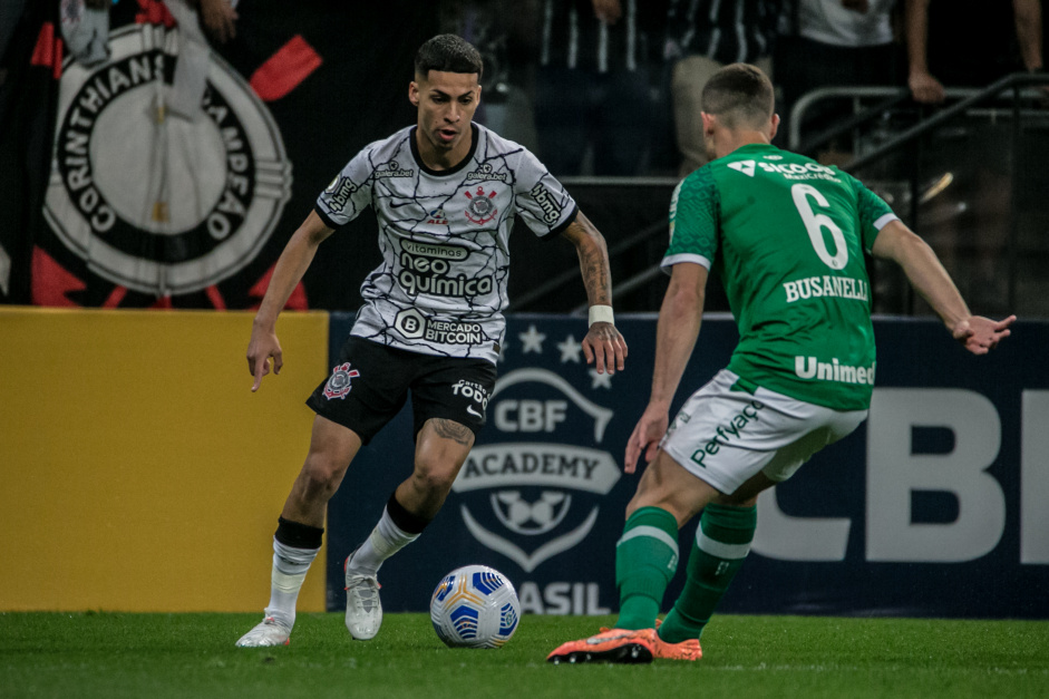 [ANÁLISE] Corinthians tem problema de furar retrancas