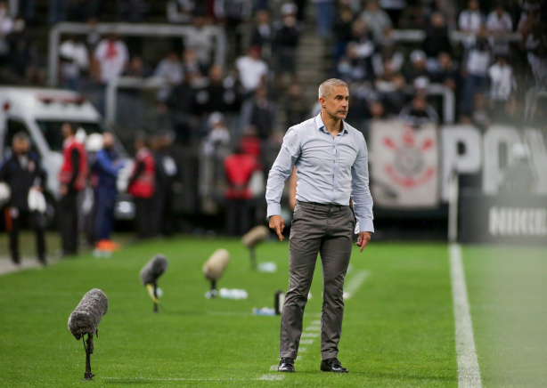Sylvinho optou pela entrada de Gabriel entre os titulares e Du ao lado do camisa 5