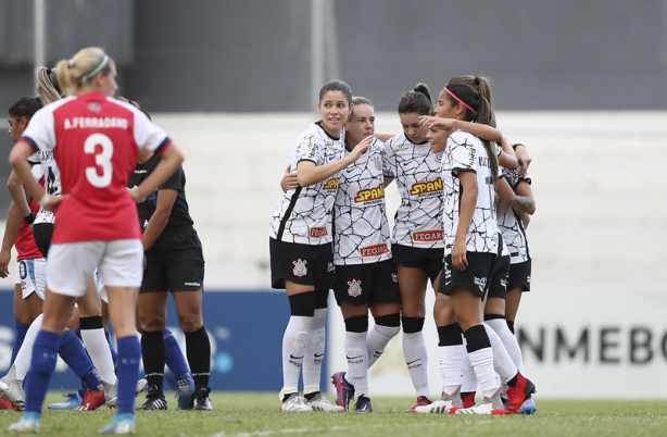Corinthians está classificado para as quartas da Libertadores; equipe busca o tricampeonato da competição