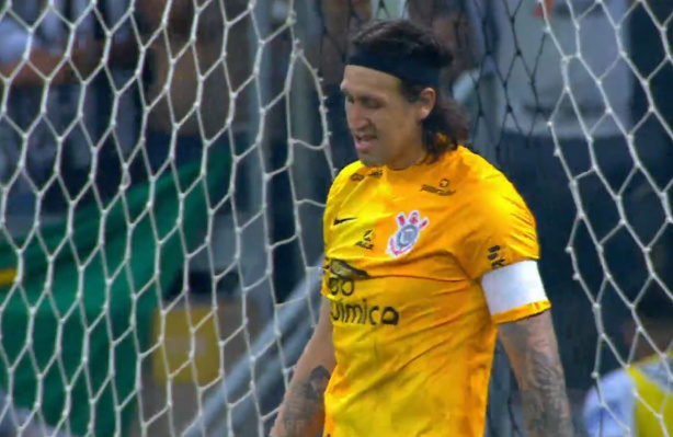 C�ssio tomou tr�s gols contra o Atl�tico Mineiro