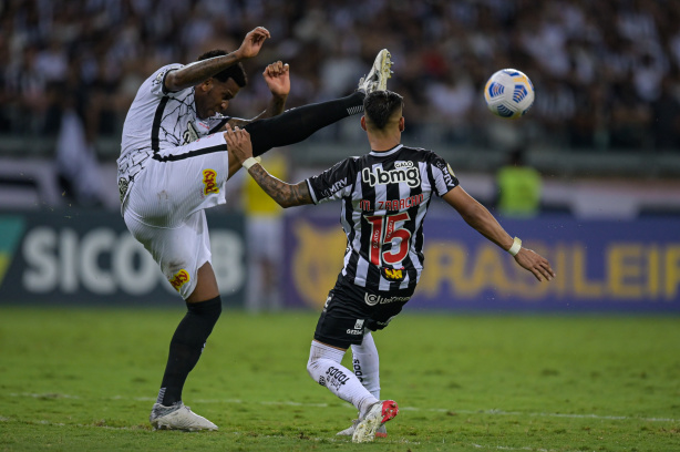 Corinthians foi derrotado pelo Atl�tico Mineiro na noite desta quarta-feira