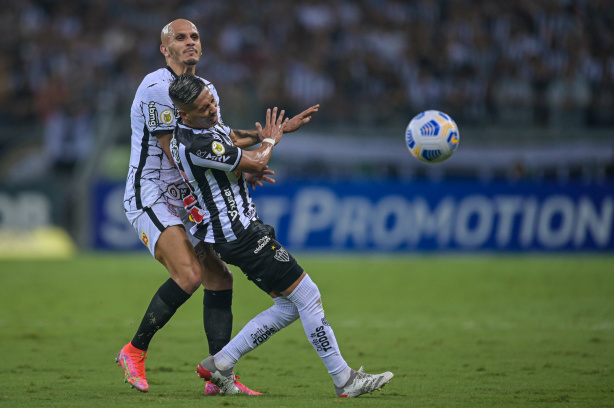 Fábio Santos não poderá enfrentar o Cuiabá no sábado