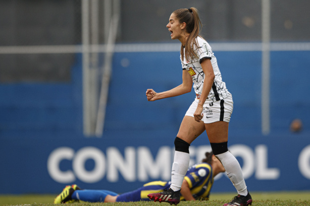Jheniffer marcou dois dos quatro gols do Corinthians na vit�ria diante do Deportivo Capiat�