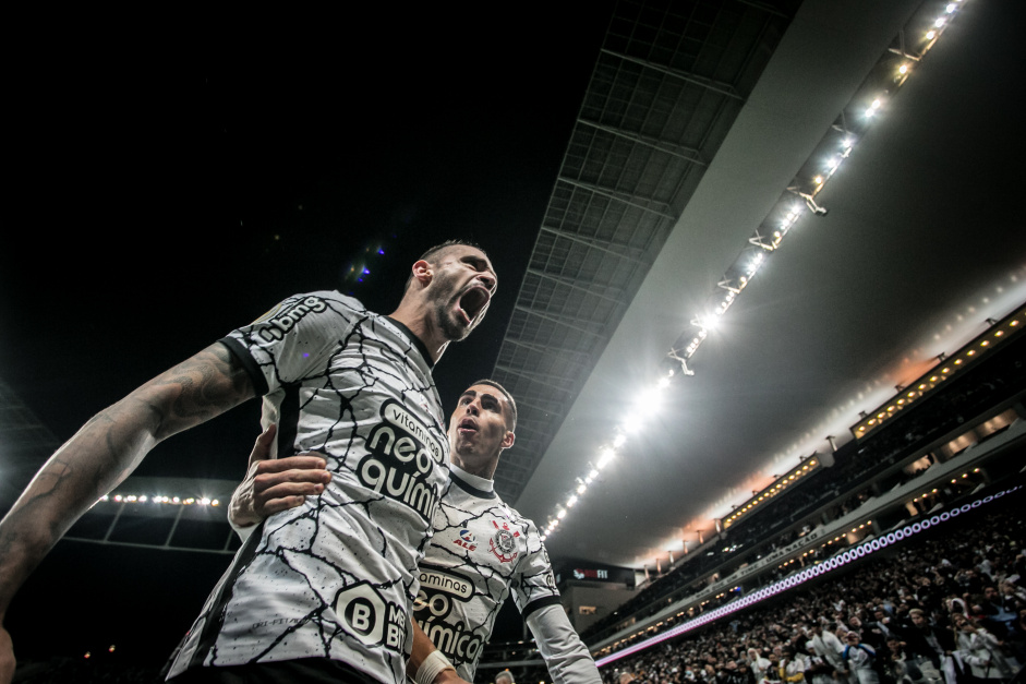 Corinthians venceu o Cuiab por 3 a 2 neste sbado; Renato Augusto foi eleito o melhor em campo pelo Timo