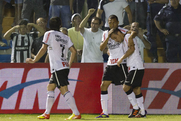 Corinthians conseguiu grande vitória sobre o Ceará há exatos dez anos