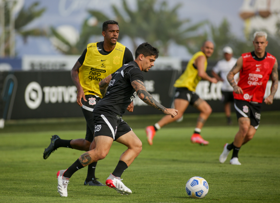 Corinthians treinou pela ltima vez antes de viajar ao Rio de Janeiro para enfrentar o Flamengo