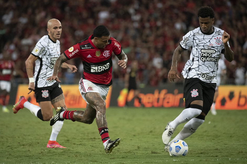 Corinthians volta do Rio de Janeiro com um ponto aps empate sem gols contra o Flamengo
