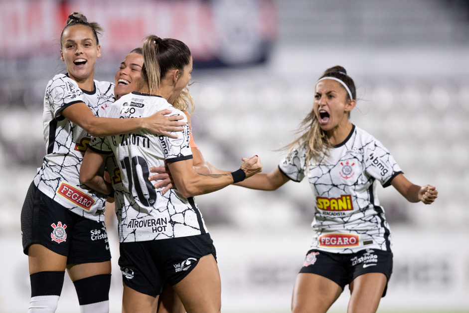 Elenco Feminino do Corinthians deve reencontrar a Fiel na final da Libertadores