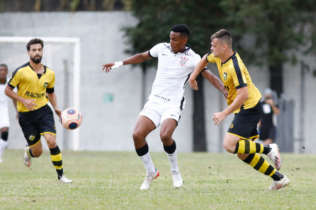 Cau� marcou o gol do Corinthians no empate contra o S�o Bernardo