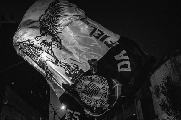 Gavi�es da Fiel exigiu sa�da de Sylvinho, Roberto de Andrade e Alessandro Nunes do Corinthians