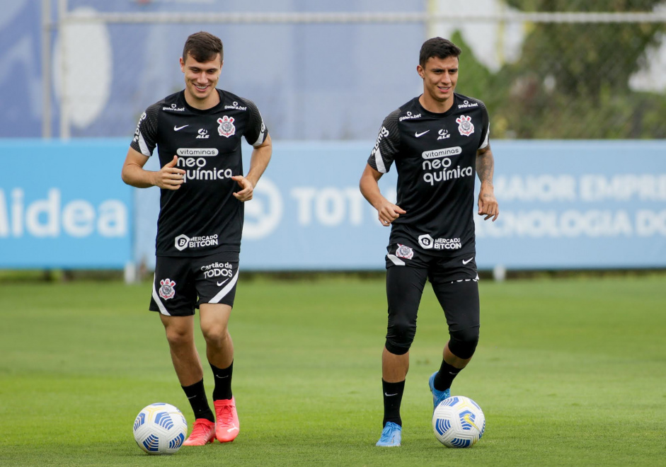 Lucas Piton e Gustavo Mantuan foram relacionados para o jogo contra o Santos