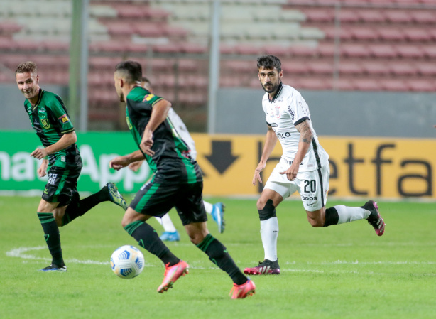 Camacho vestiu a camisa do Corinthians pela �ltima vez contra o Am�rica-MG em junho