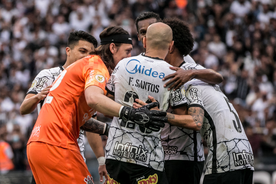 Corinthians chegou ao G4 do Campeonato Brasileiro ao bater o Santos