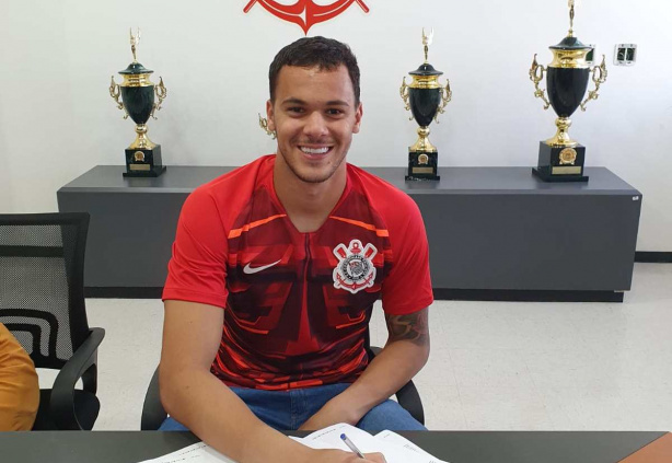 Alan Gobetti renovou com o Corinthians