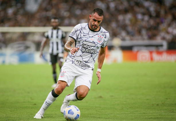 Corinthians foi derrotado pelo Ceará, no Castelão, na noite desta quinta-feira