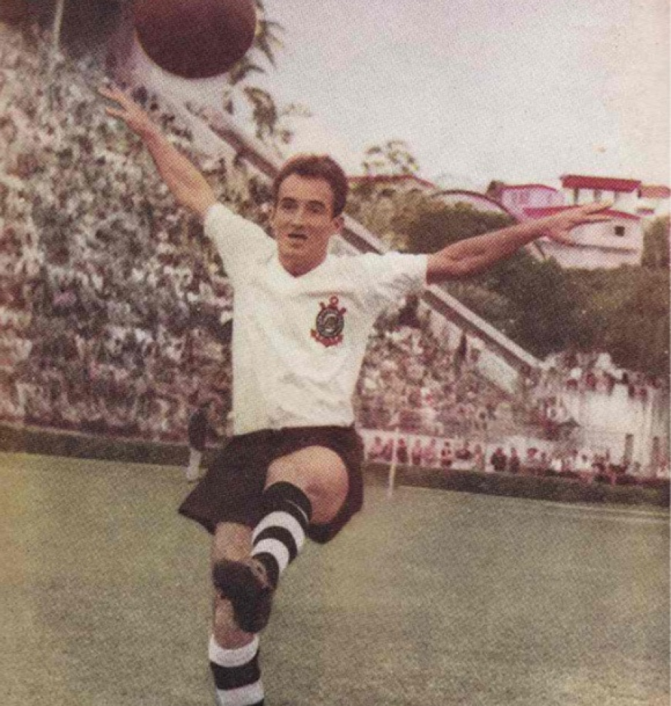 Luizinho  o segundo jogador com mais jogos pelo Corinthians em toda a histria