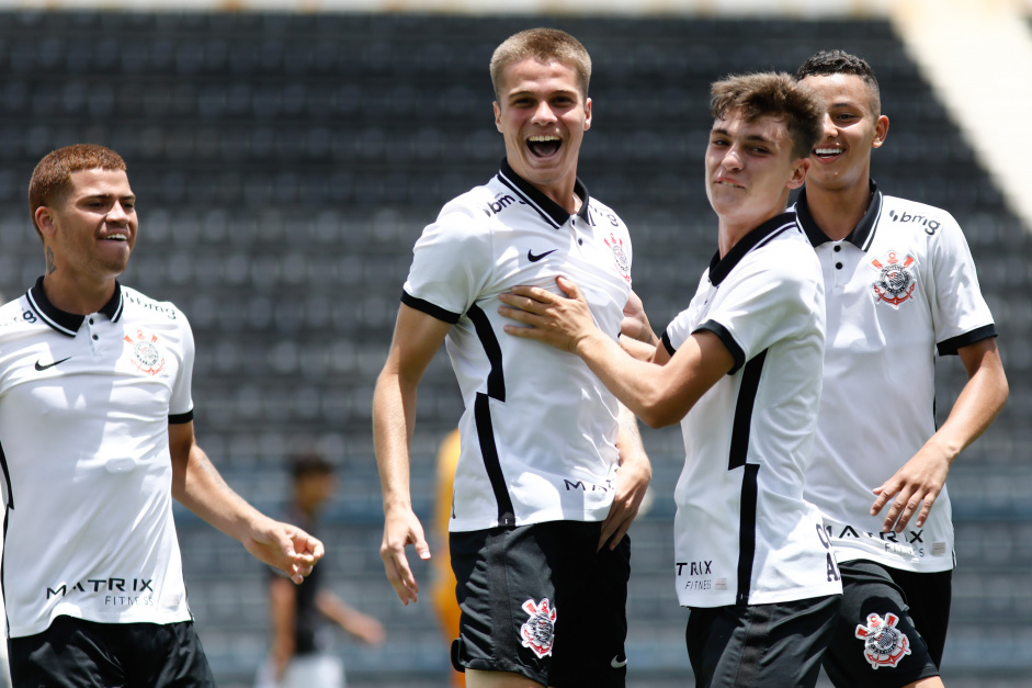 Corinthians recebe o Desportivo Brasil neste sábado