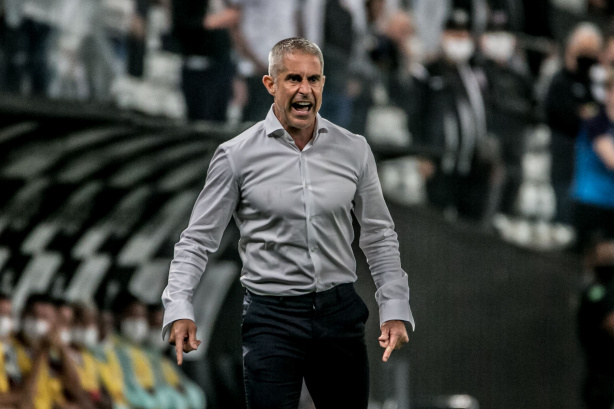 Sylvinho agora assume objetivos e diz que Corinthians quer ser campeão