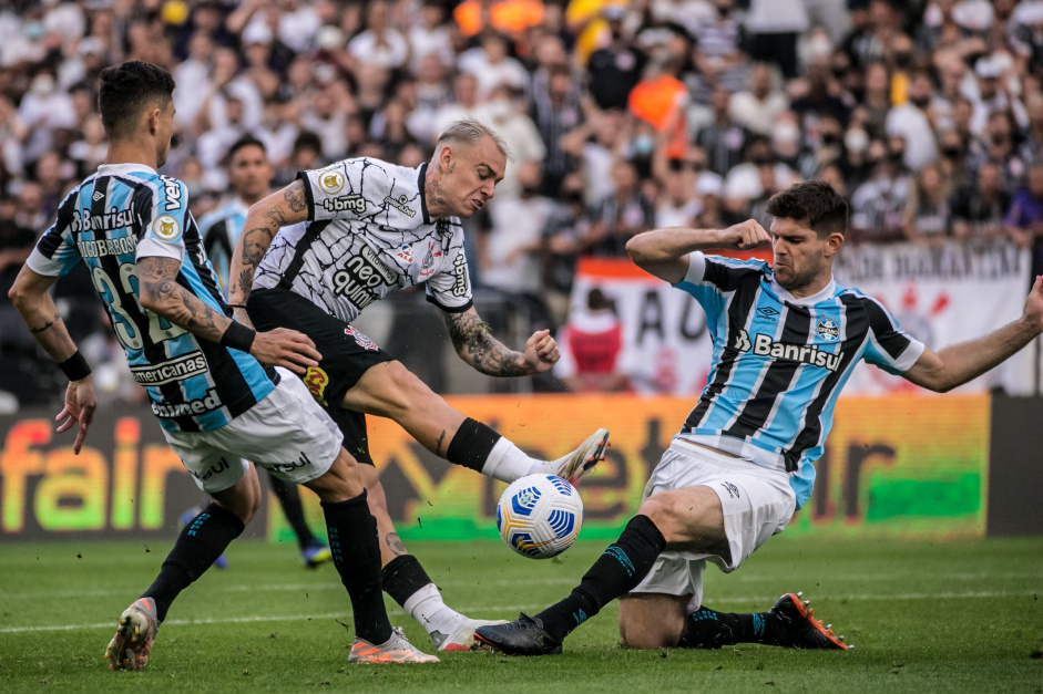 Corinthians tinha a chance de garantir o rebaixamento do Grmio no ltimo domingo