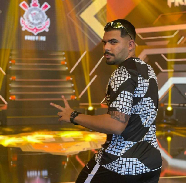 Enzo se despediu da equipe de Free Fire do Corinthians